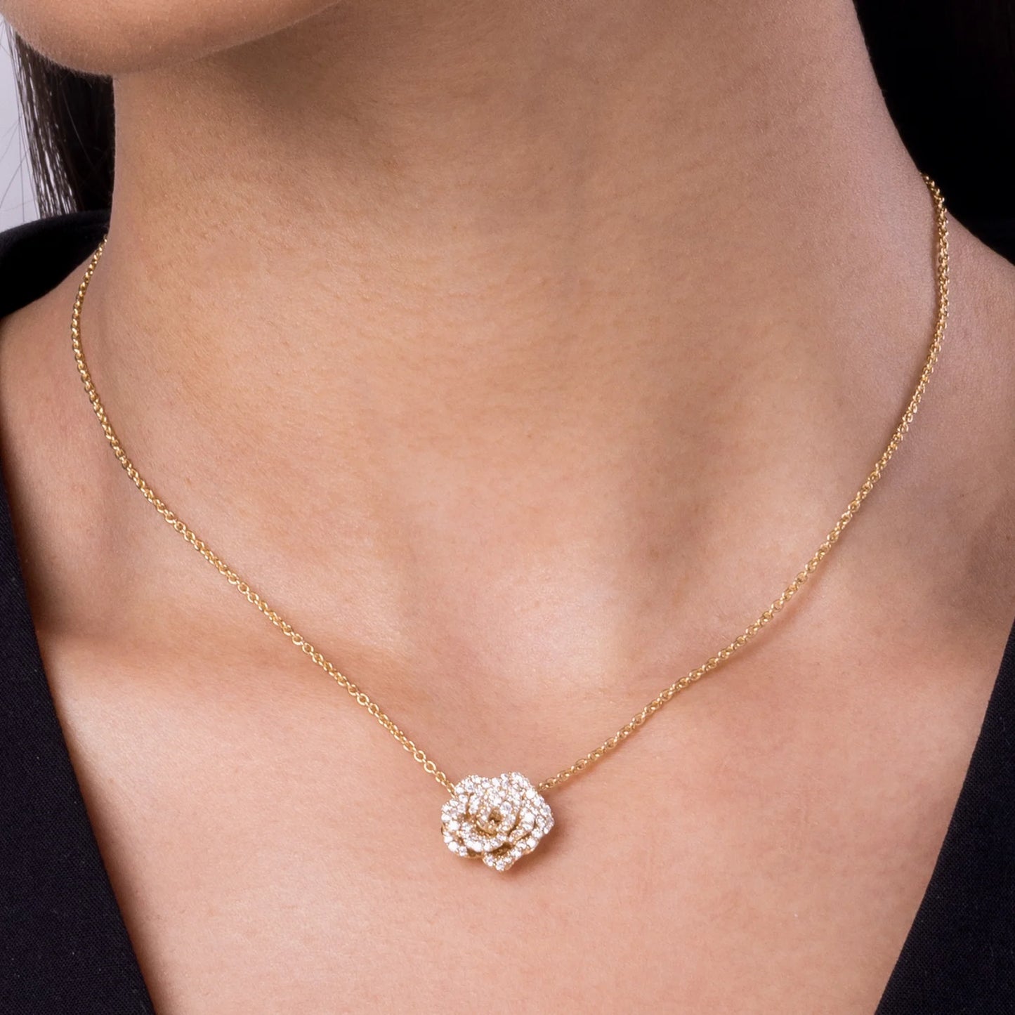 ROSETTE PENDANT