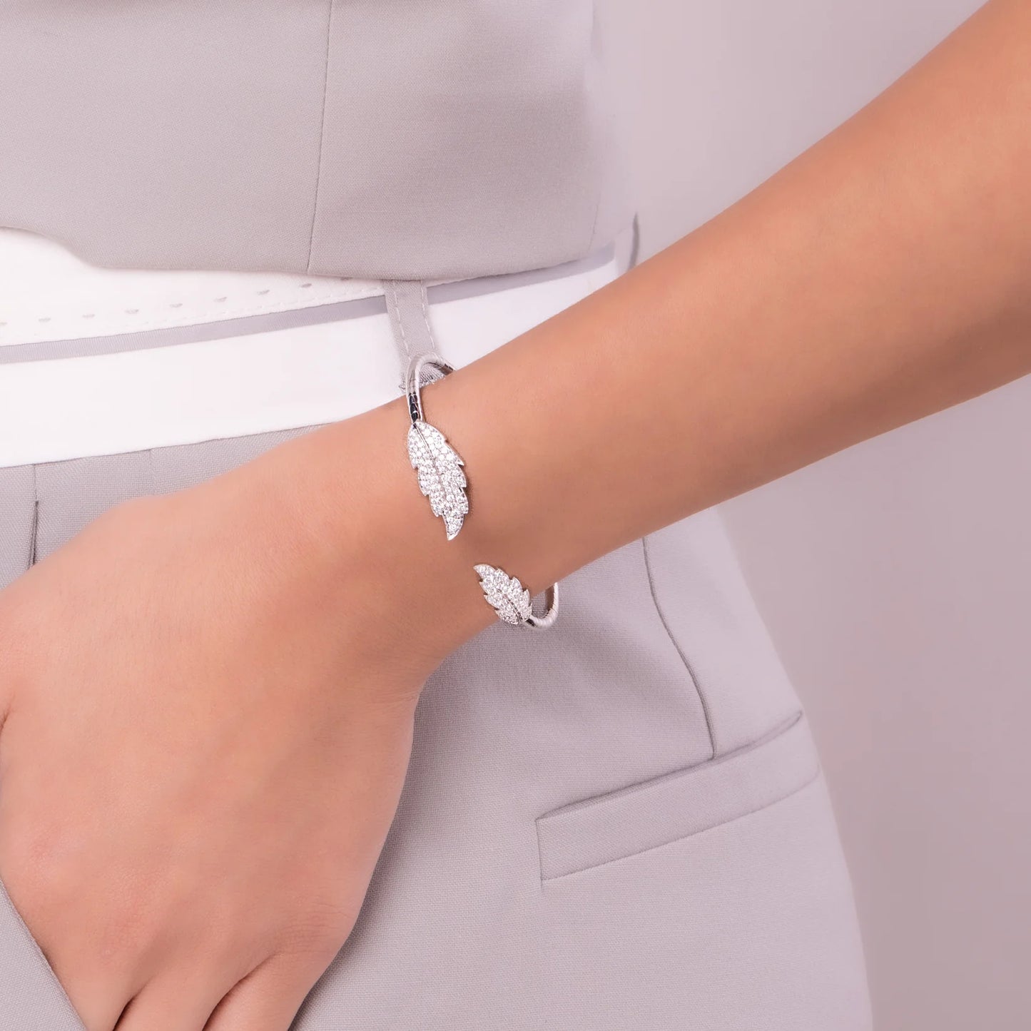 BLOOM OPEN-FRONT BRACELET