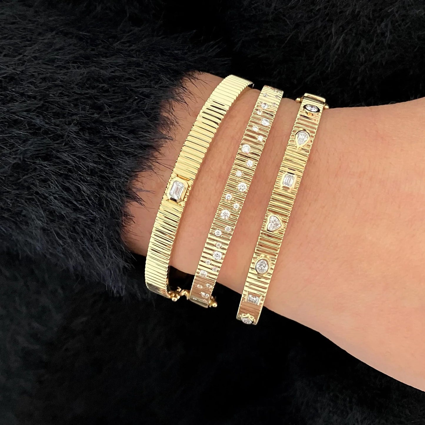 MULTI SHAPE DIAMONDS FLUTED BANGLE
